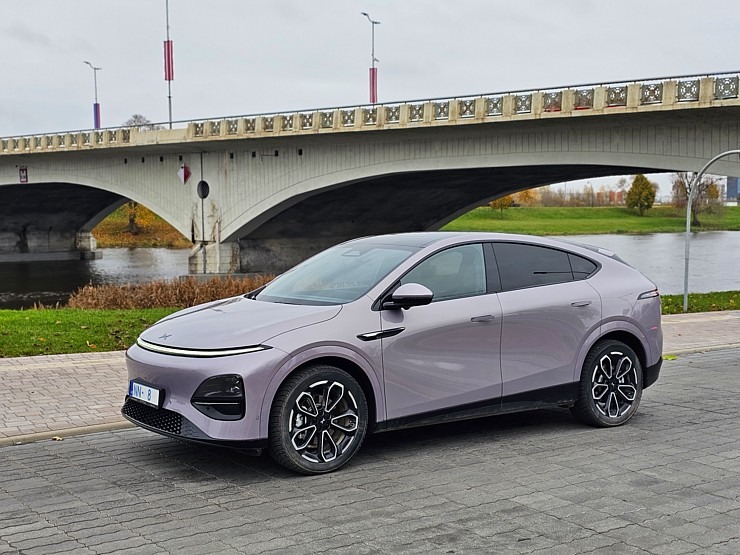 Apceļojam Latviju ar 486 zirgspēku jaudīgo « Xpeng G6 » no auto centra «Autobrava» 381025