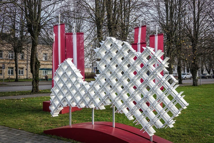 Ventspils patriotiskās noskaņās gaida svētkus 381085