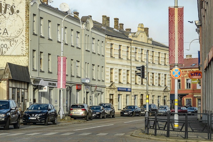 Ventspils patriotiskās noskaņās gaida svētkus 381087