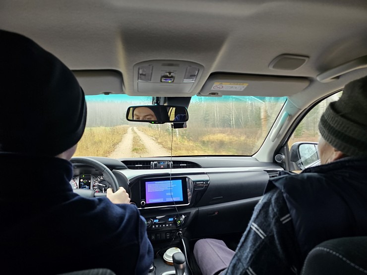 Sadarbībā ar auto nomu «SIXT Latvija» apceļojam Latviju - Toyota Hilux no 53 eiro dienā 381105