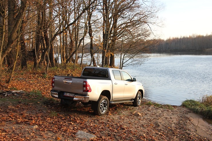 Sadarbībā ar auto nomu «SIXT Latvija» apceļojam Latviju - Toyota Hilux no 53 eiro dienā 381118