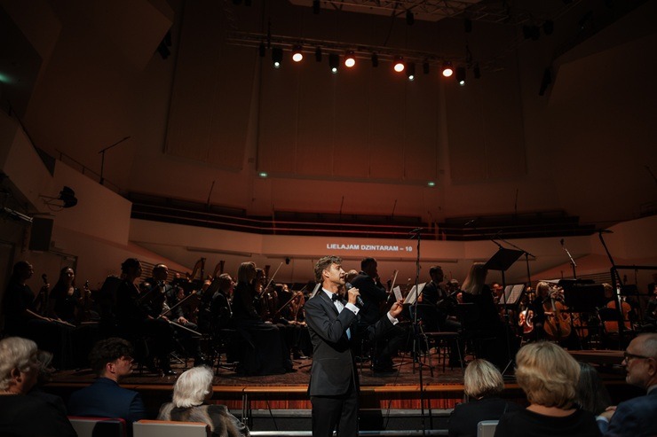 Ar vērienu svin koncertzāles «Lielais Dzintars» 10 gadu dzimšanas dienu 381133