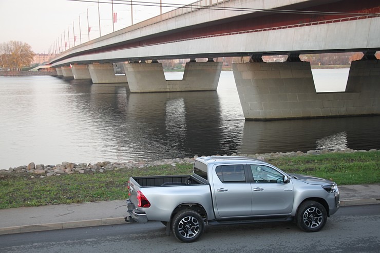 Toyota Hilux ir izcils piedzīvojumu auto, ko piedāvā «SIXT Latvija» no 53 eiro dienā 381171