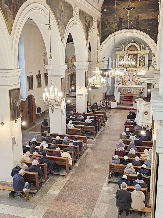 Katoļu kardināls Jānis Pujats kopā ar kristiešiem svin savu 95. dzimšanas dienu 381385