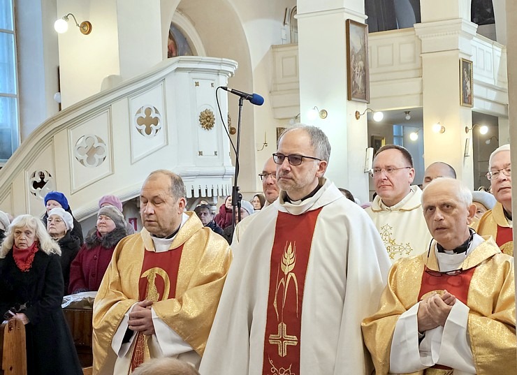 Katoļu kardināls Jānis Pujats kopā ar kristiešiem svin savu 95. dzimšanas dienu 381388