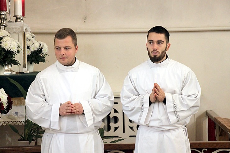 Katoļu kardināls Jānis Pujats kopā ar kristiešiem svin savu 95. dzimšanas dienu 381389