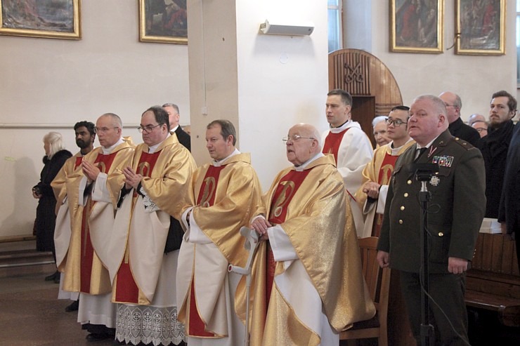 Katoļu kardināls Jānis Pujats kopā ar kristiešiem svin savu 95. dzimšanas dienu 381390