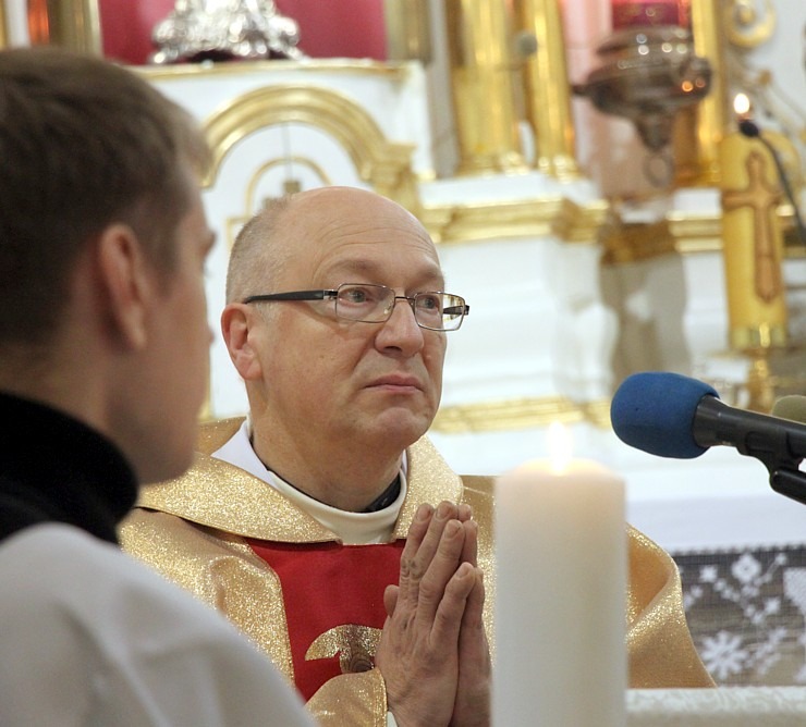 Katoļu kardināls Jānis Pujats kopā ar kristiešiem svin savu 95. dzimšanas dienu 381400