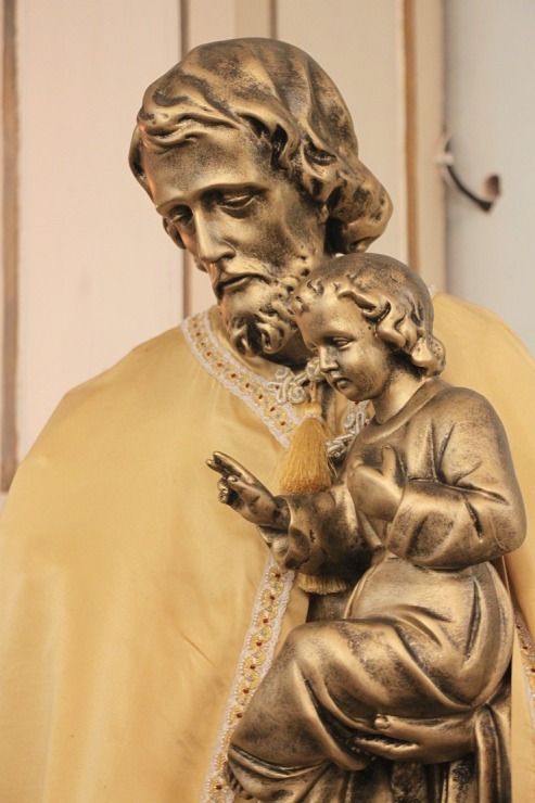 Katoļu kardināls Jānis Pujats kopā ar kristiešiem svin savu 95. dzimšanas dienu 381406