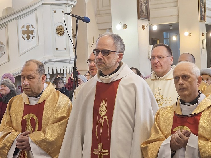 Katoļu kardināls Jānis Pujats kopā ar kristiešiem svin savu 95. dzimšanas dienu 381415