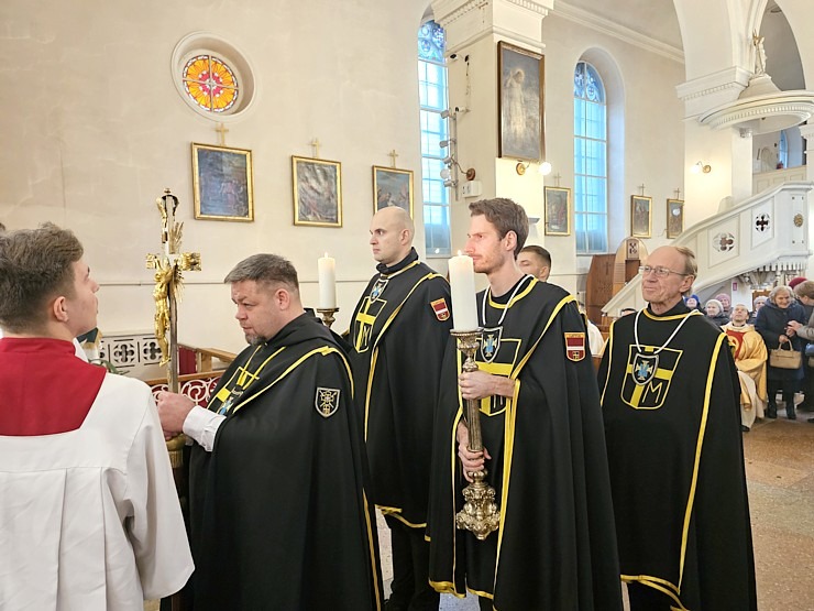 Katoļu kardināls Jānis Pujats kopā ar kristiešiem svin savu 95. dzimšanas dienu 381437