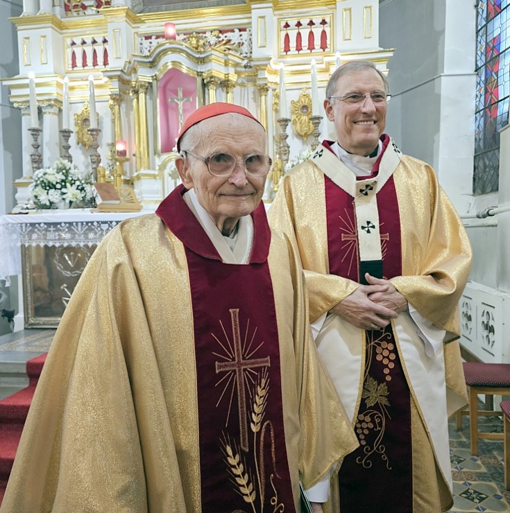 Katoļu kardināls Jānis Pujats kopā ar kristiešiem svin savu 95. dzimšanas dienu 381378