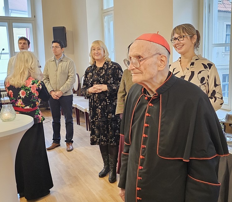 Katoļu kardināls Jānis Pujats kopā ar kristiešiem svin savu 95. dzimšanas dienu 381445