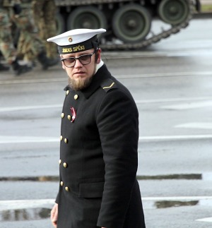 Skatām Latvijas proklamēšanas 107. gadadienai veltīto militāro parādi 13