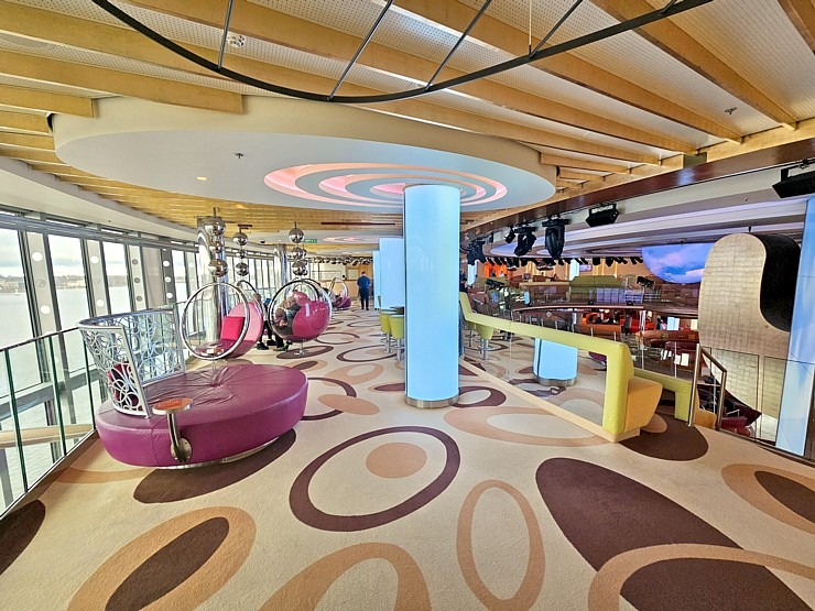 Valsts svētku laikā Rīgas ostā pirmoreiz viesojas Vācijas «AIDA Cruises» kuģis «AIDAprima» 381565