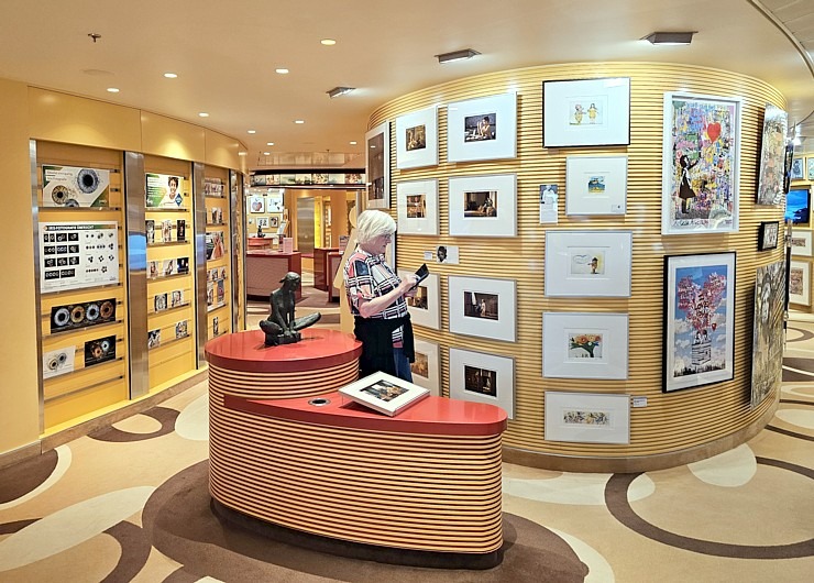 Valsts svētku laikā Rīgas ostā pirmoreiz viesojas Vācijas «AIDA Cruises» kuģis «AIDAprima» 381583