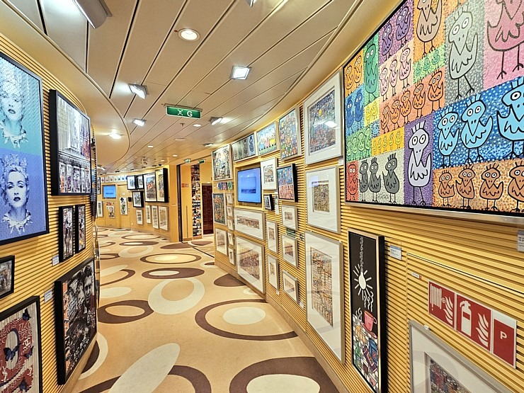 Valsts svētku laikā Rīgas ostā pirmoreiz viesojas Vācijas «AIDA Cruises» kuģis «AIDAprima» 381586