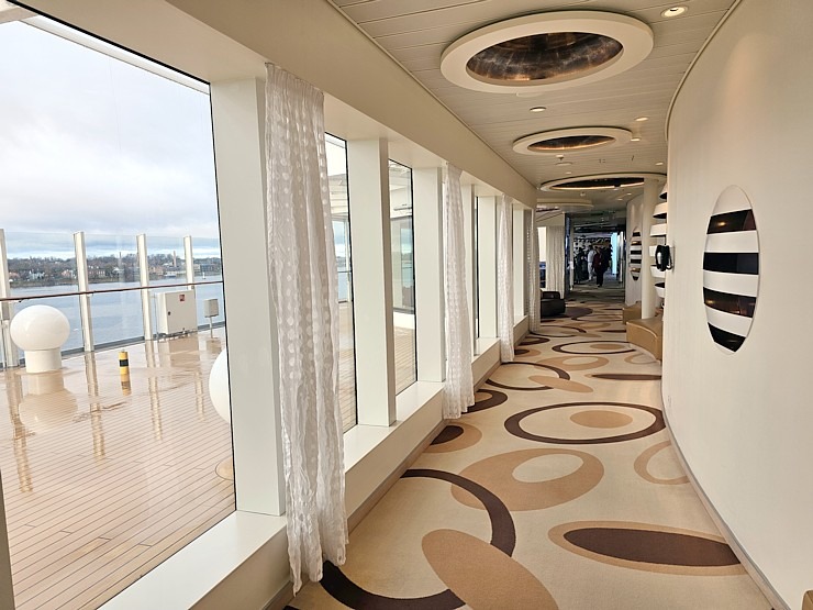 Valsts svētku laikā Rīgas ostā pirmoreiz viesojas Vācijas «AIDA Cruises» kuģis «AIDAprima» 381595