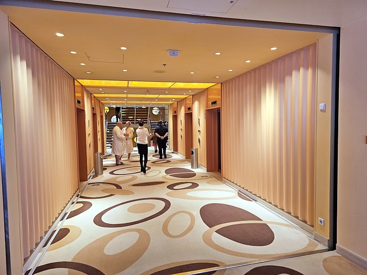 Valsts svētku laikā Rīgas ostā pirmoreiz viesojas Vācijas «AIDA Cruises» kuģis «AIDAprima» 381598