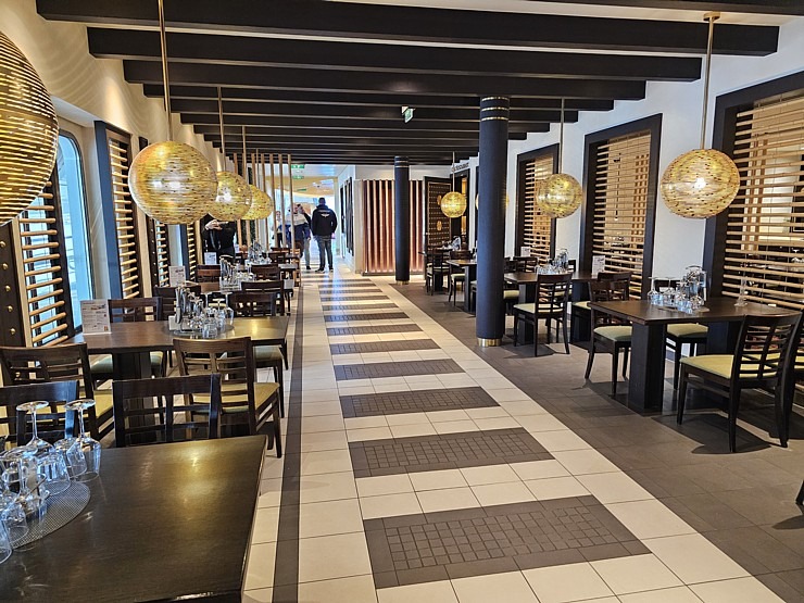 Valsts svētku laikā Rīgas ostā pirmoreiz viesojas Vācijas «AIDA Cruises» kuģis «AIDAprima» 381613