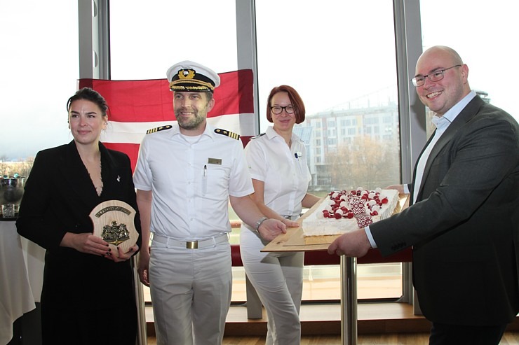 Valsts svētku laikā Rīgas ostā pirmoreiz viesojas Vācijas «AIDA Cruises» kuģis «AIDAprima» 381558