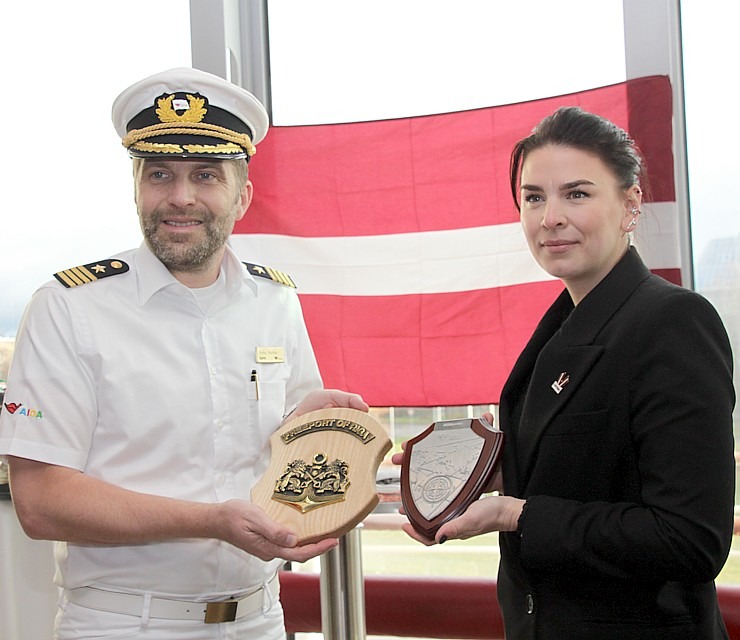 Valsts svētku laikā Rīgas ostā pirmoreiz viesojas Vācijas «AIDA Cruises» kuģis «AIDAprima» 381560