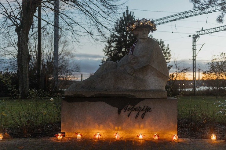 Ar Gaismas ceļu un skanīgu koncertu Jūrmalā atzīmē 18. novembri 381632