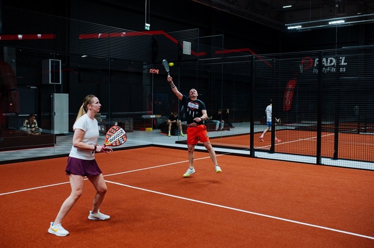 «MyFitness Sāga» sporta klubā atklāj trīs jaunus Padel kortus. Foto: MyFitness.lv 381674
