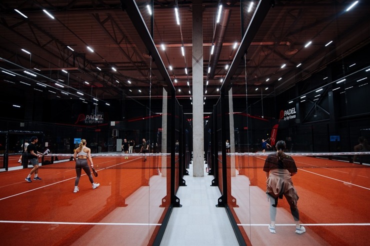 «MyFitness Sāga» sporta klubā atklāj trīs jaunus Padel kortus. Foto: MyFitness.lv 381664