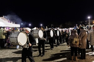 Tūkstošiem lielu un mazu rīdzinieku bauda svētku atmosfēru LIDO 10