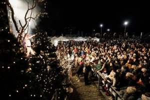 Tūkstošiem lielu un mazu rīdzinieku bauda svētku atmosfēru LIDO 6