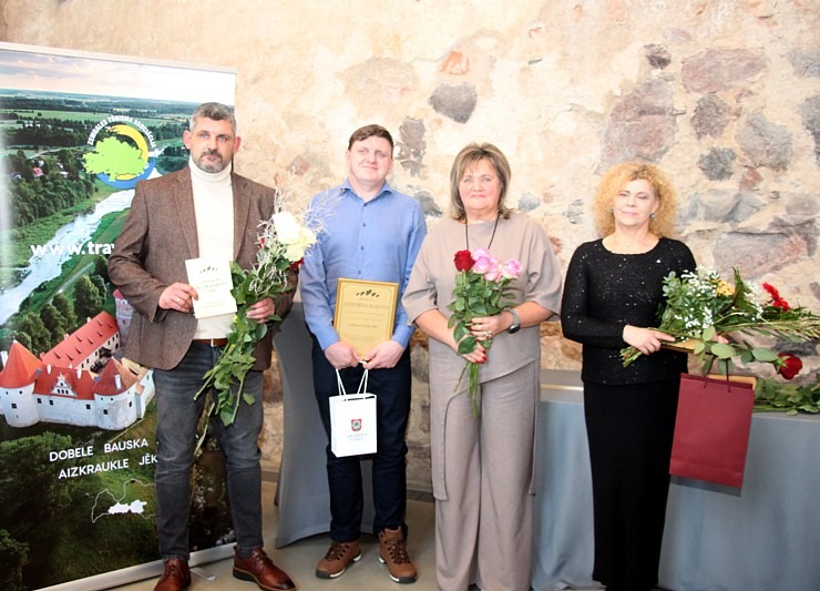 Zemgales Tūrisma asociācija satiekas Dobeles pilī un sveic gada labākos tūrisma objektus un uzņēmējus 381763