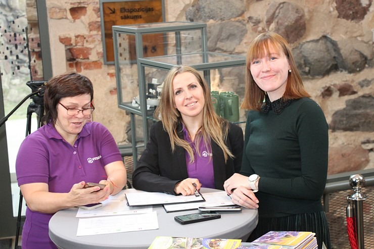 Zemgales Tūrisma asociācija satiekas Dobeles pilī un sveic gada labākos tūrisma objektus un uzņēmējus 381769