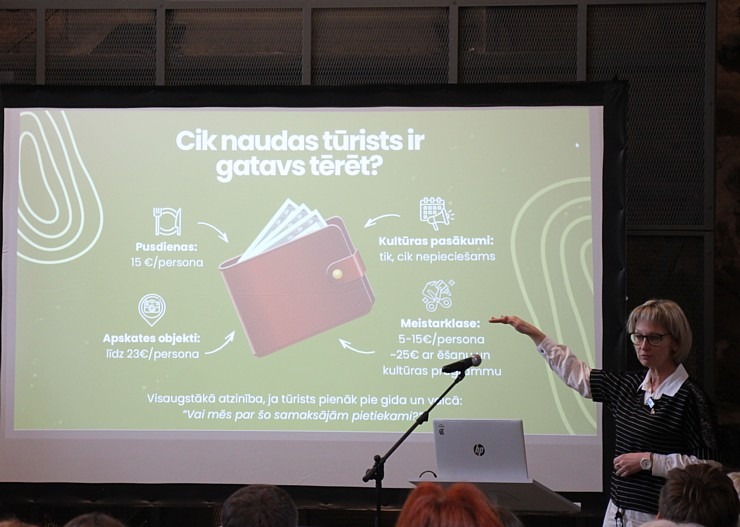 Zemgales Tūrisma asociācija satiekas Dobeles pilī un sveic gada labākos tūrisma objektus un uzņēmējus 381787