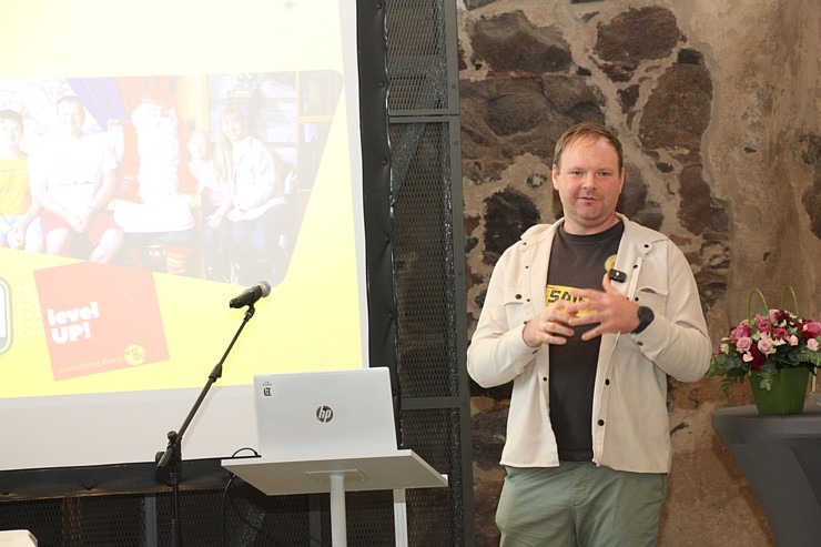 Zemgales Tūrisma asociācija satiekas Dobeles pilī un sveic gada labākos tūrisma objektus un uzņēmējus 381793