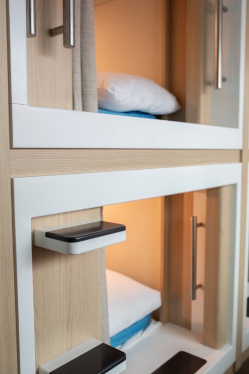 Kapsulu viesnīca tagad arī uz prāmja 381805