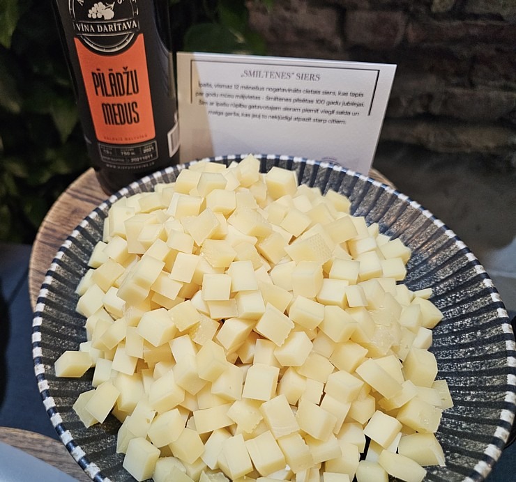 Vecrīgas viesnīcā «Pullman Riga Old Town» notiek «Latvijas augļu - ogu un vīnogu vīnu skate 2025» 381856