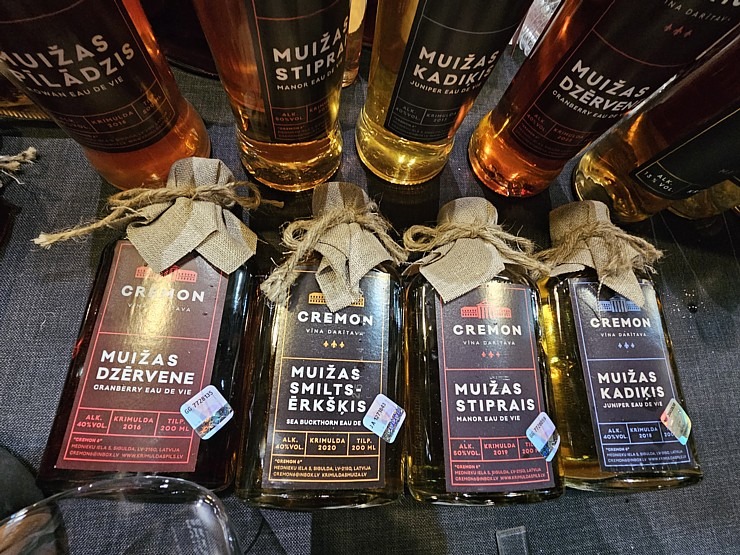 Vecrīgas viesnīcā «Pullman Riga Old Town» notiek «Latvijas augļu - ogu un vīnogu vīnu skate 2025» 381861