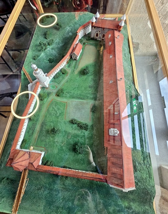 Sadarbībā ar auto nomu «Europcar Latvija» iepazīstam Dobeles pili 381929