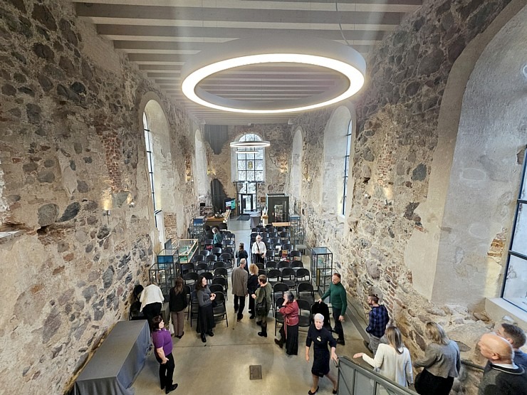 Sadarbībā ar auto nomu «Europcar Latvija» iepazīstam Dobeles pili 381933