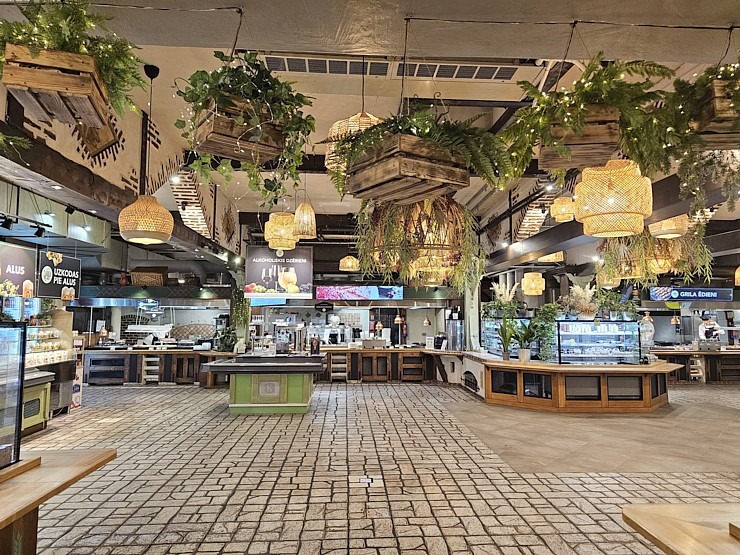 Pārliecināmies, ka «LIDO» Atpūtas centra Ziemassvētku egli tiešā veidā neredz, bet tā tomēr ir! 381969