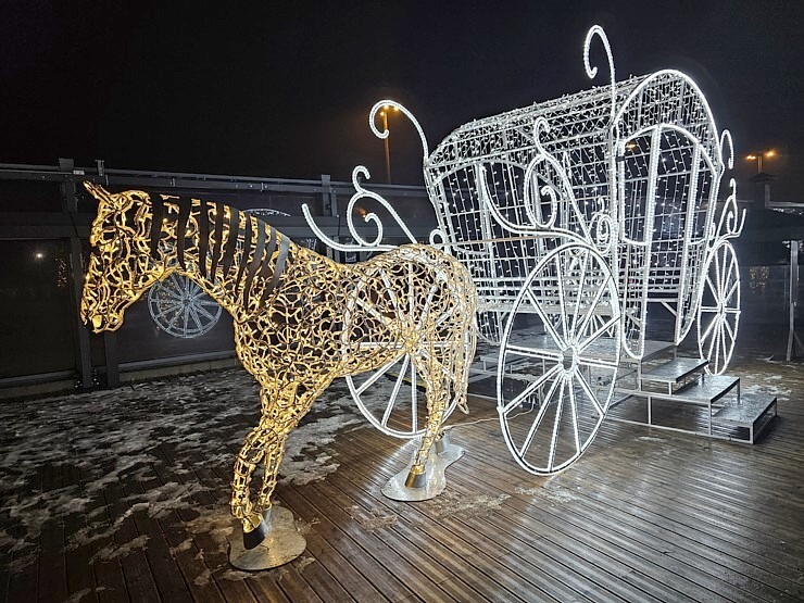 Pārliecināmies, ka «LIDO» Atpūtas centra Ziemassvētku egli tiešā veidā neredz, bet tā tomēr ir! 381952