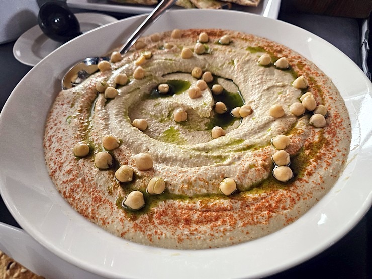 Apvienoto Arābu Emirātu vēstniecība Latvijā rīko valsts 54.gadadienas svinības 382144