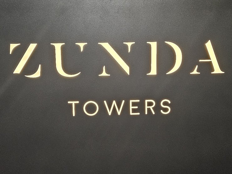 Latvija svinīgi sagaida vācu autoražotāja BMW jauno iX3 krosoveru 382181