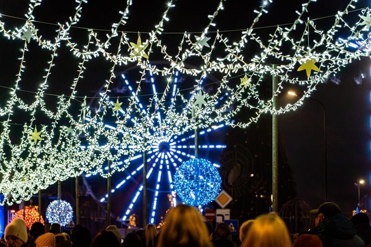 Daugavpils «Sapņu galaktikas» galvenā Ziemassvētku egle ir viena no skaistākajām Latvijā. Foto: Margarita Vigule 382210