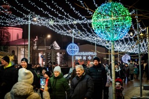 Daugavpils «Sapņu galaktikas» galvenā Ziemassvētku egle ir viena no skaistākajām Latvijā. Foto: Margarita Vigule 6