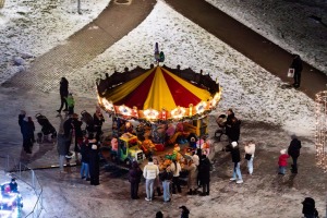 Daugavpils «Sapņu galaktikas» galvenā Ziemassvētku egle ir viena no skaistākajām Latvijā. Foto: Margarita Vigule 7