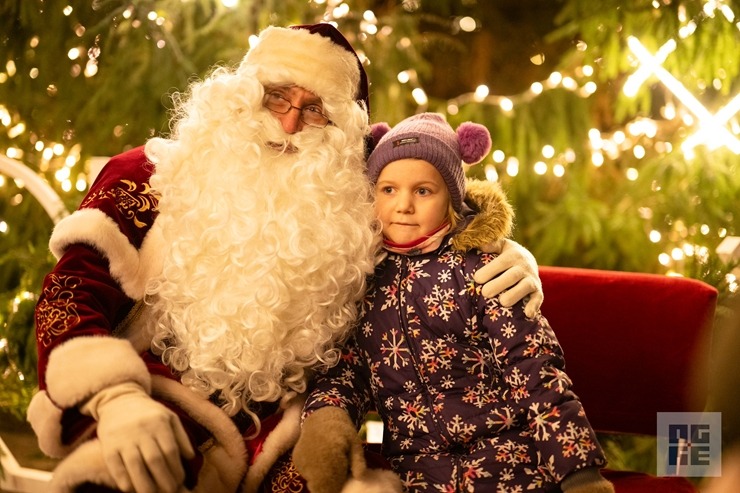 Ogres novadā iemirdzas Ziemassvētku rotājumi un svētku egles 382265