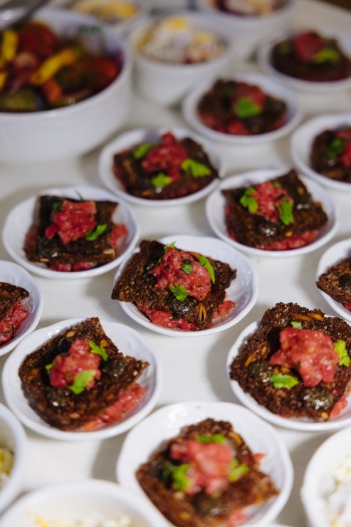 Rīgā atvēries latviešu mājas garšas restorāns «Mama Bistro Riga» mūsdienīgā versijā. Foto: mbistro.lv 382546