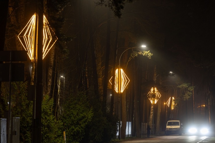 Jūrmala izrotāta un izgaismota Ziemassvētkiem 2025 un gadu mijas pasākumam. Foto: Artis Veigurs 382587